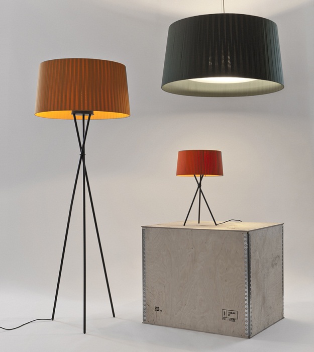 Tripode G6 Table Lamp by Santa and Cole Lamps